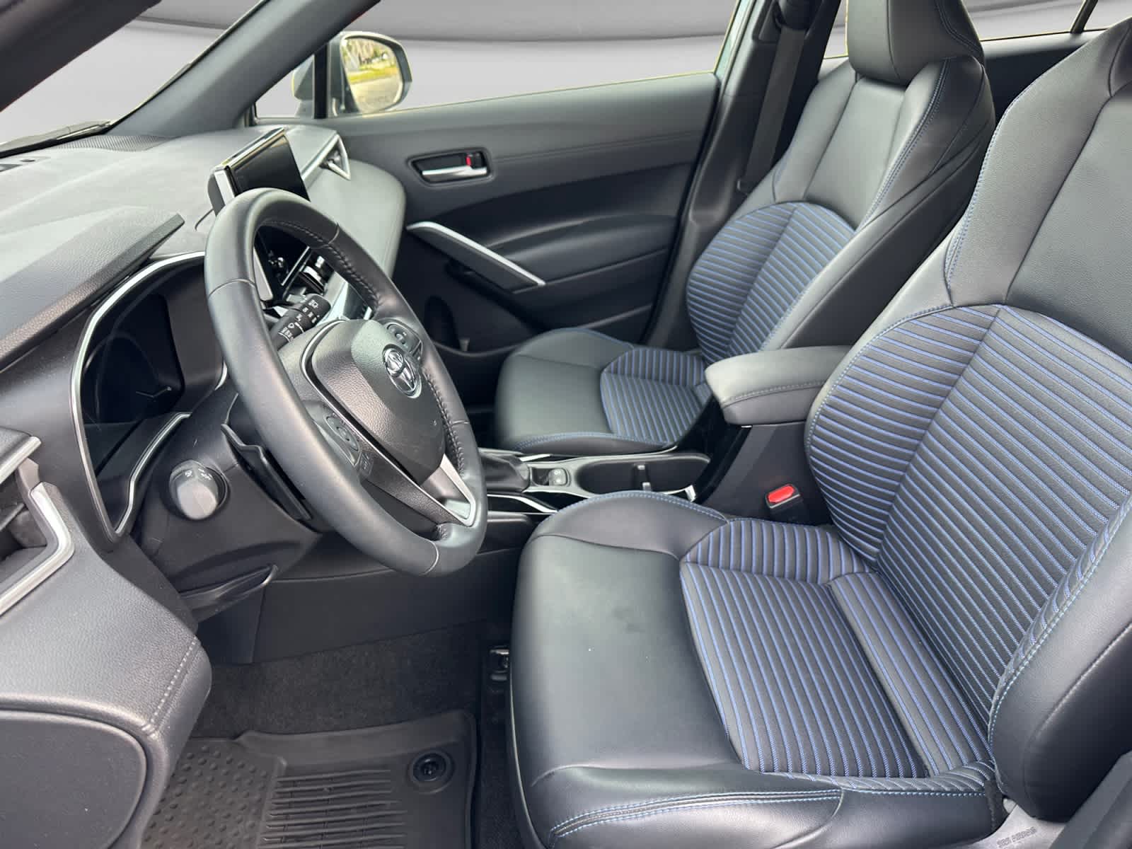 2025 Toyota Corolla Cross Hybrid XSE