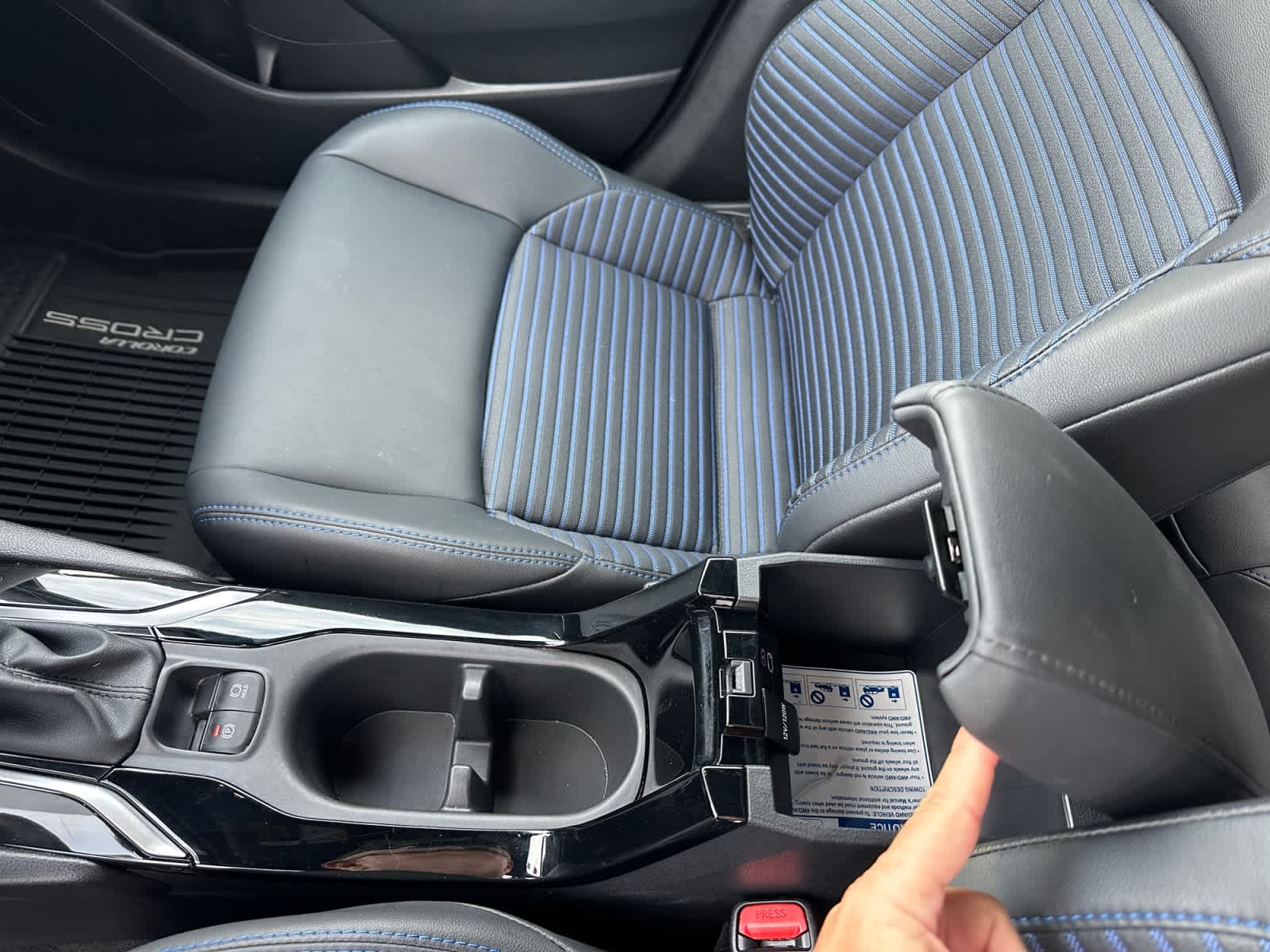 2025 Toyota Corolla Cross Hybrid XSE