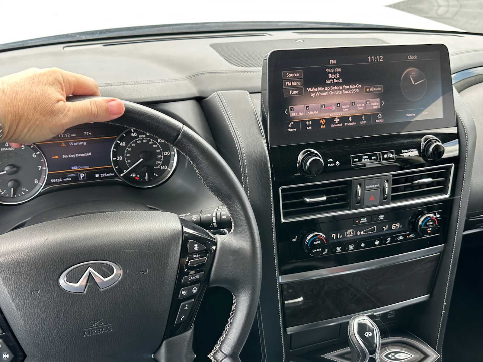 2024 INFINITI QX80 LUXE