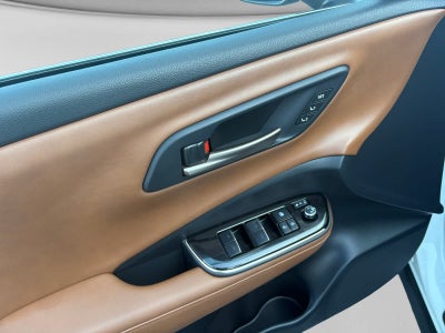 2025 Toyota Crown Signia Limited