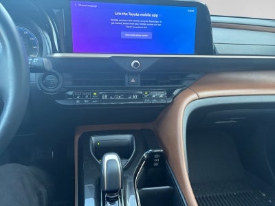 2025 Toyota Crown Signia Limited