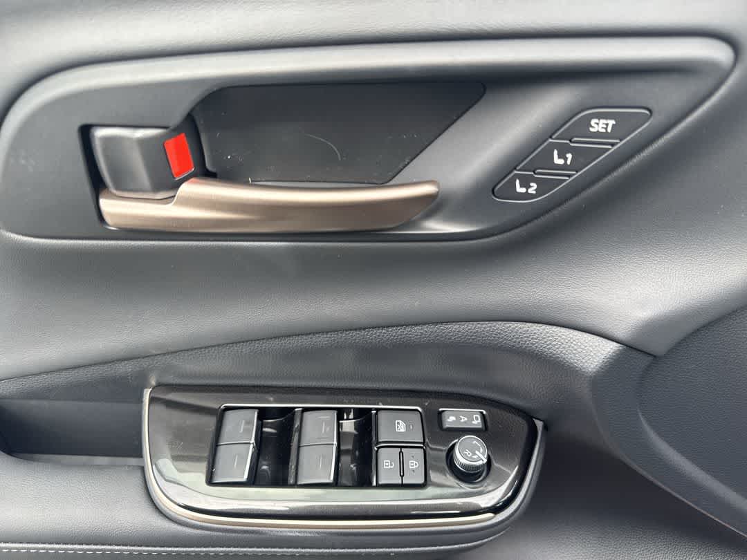 2026 Toyota Crown Platinum