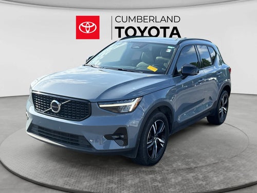 2023 Volvo XC40 Plus Dark Theme