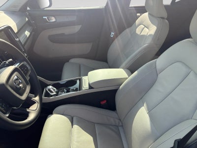 2023 Volvo XC40 Plus Dark Theme